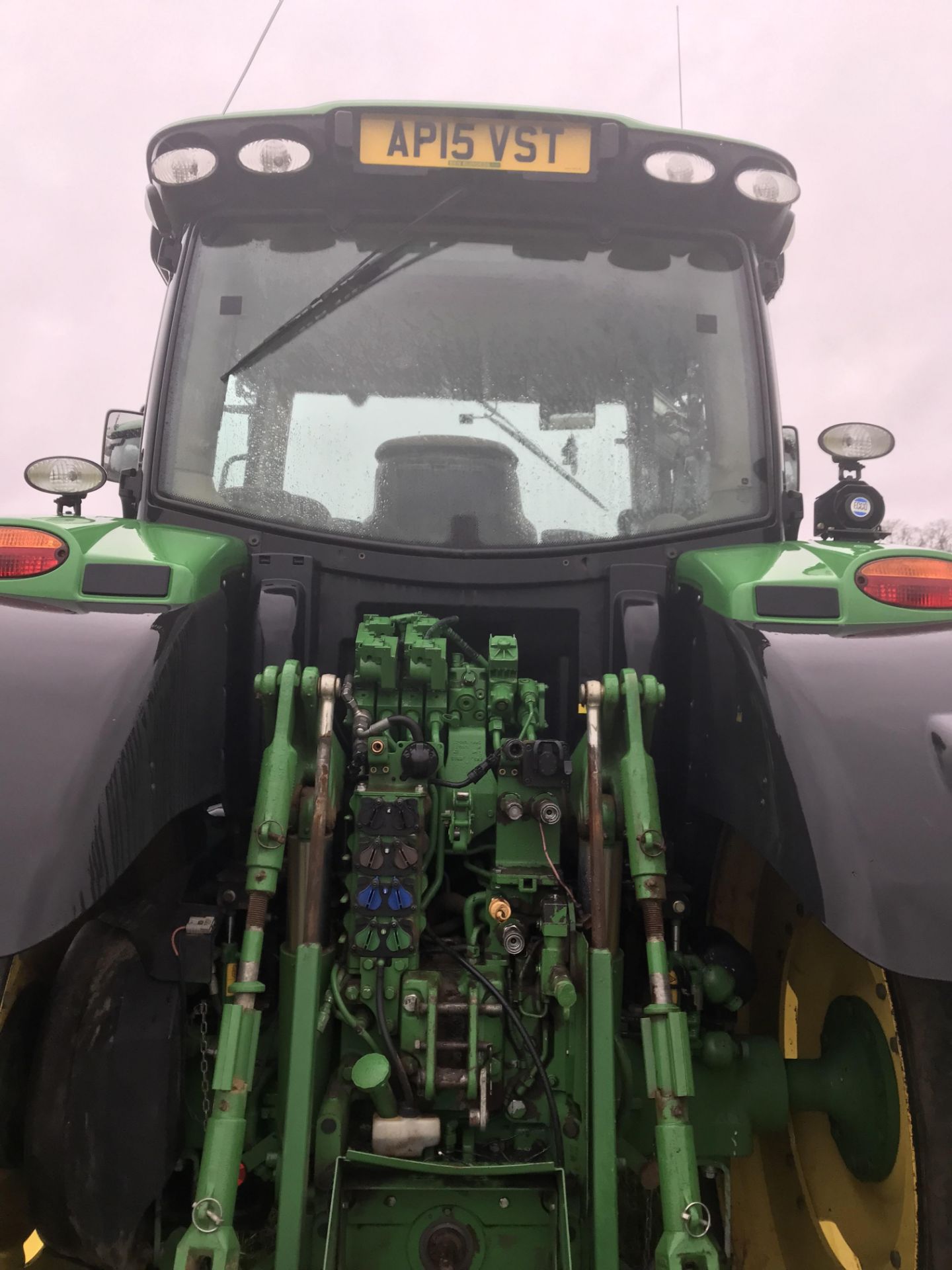 2015 John Deere 6175 r - Image 2 of 9