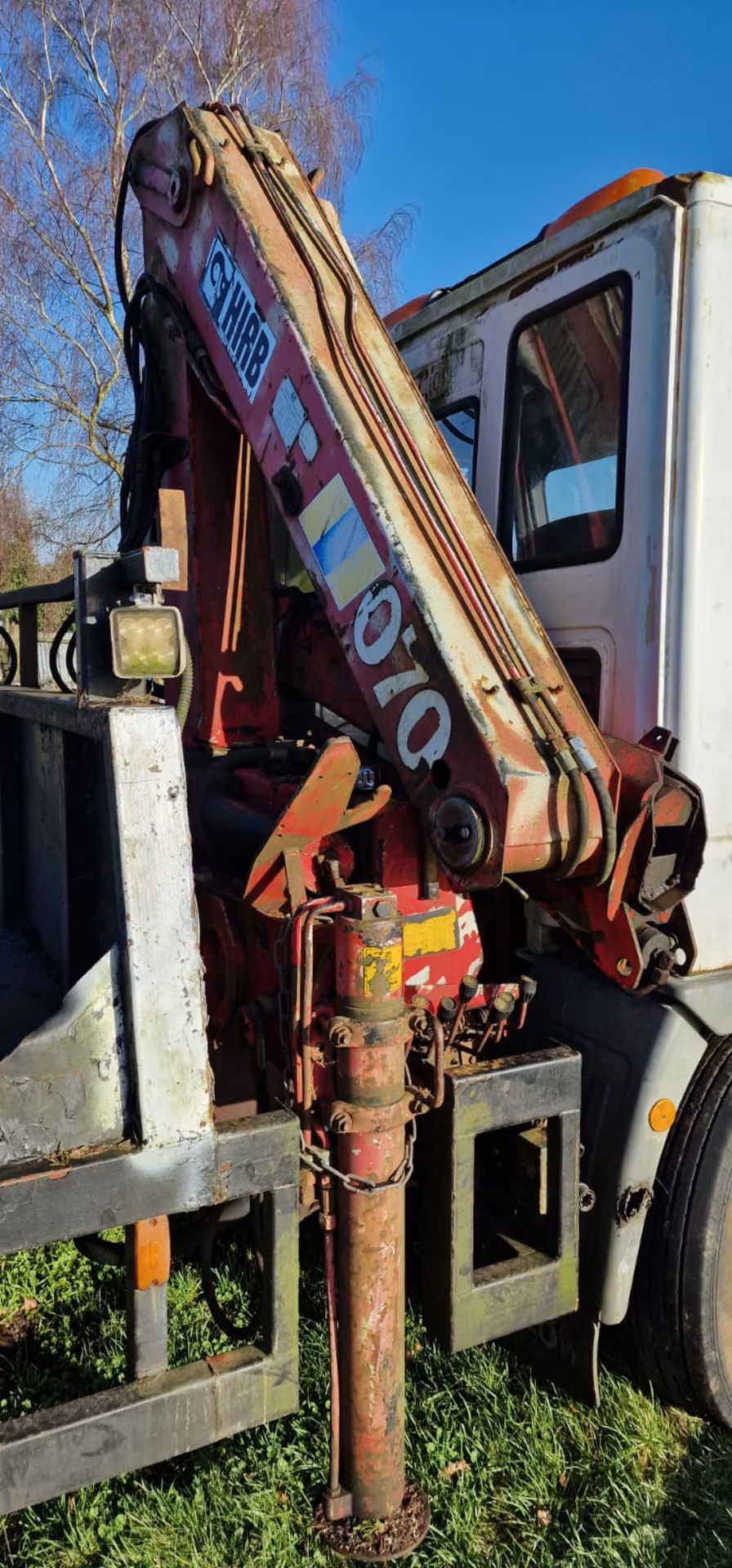 Iveco low loader with Hiab - Image 2 of 9