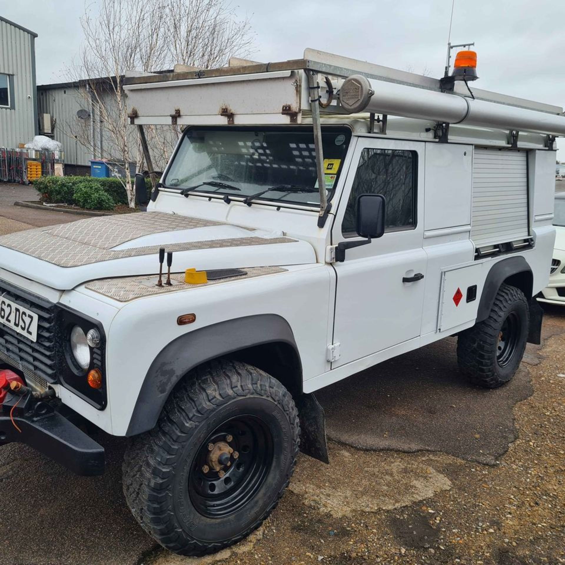 2013 Land rover Defender utilities ex power company fleet - Image 4 of 9