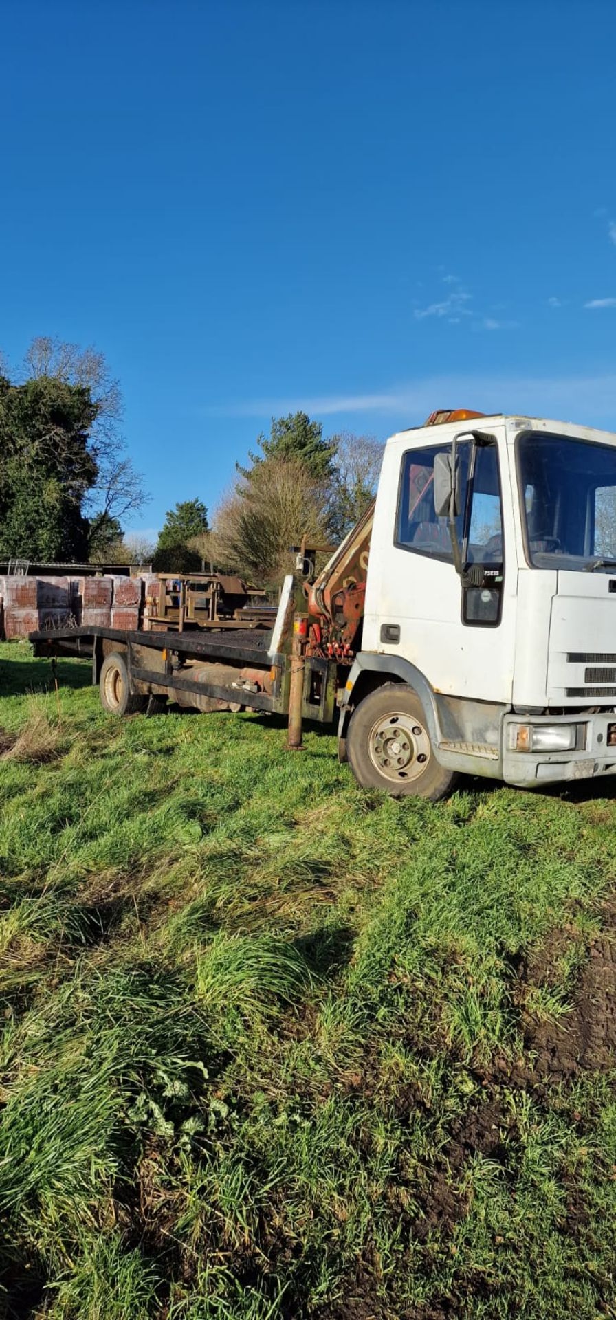 Iveco low loader with Hiab - Image 5 of 9