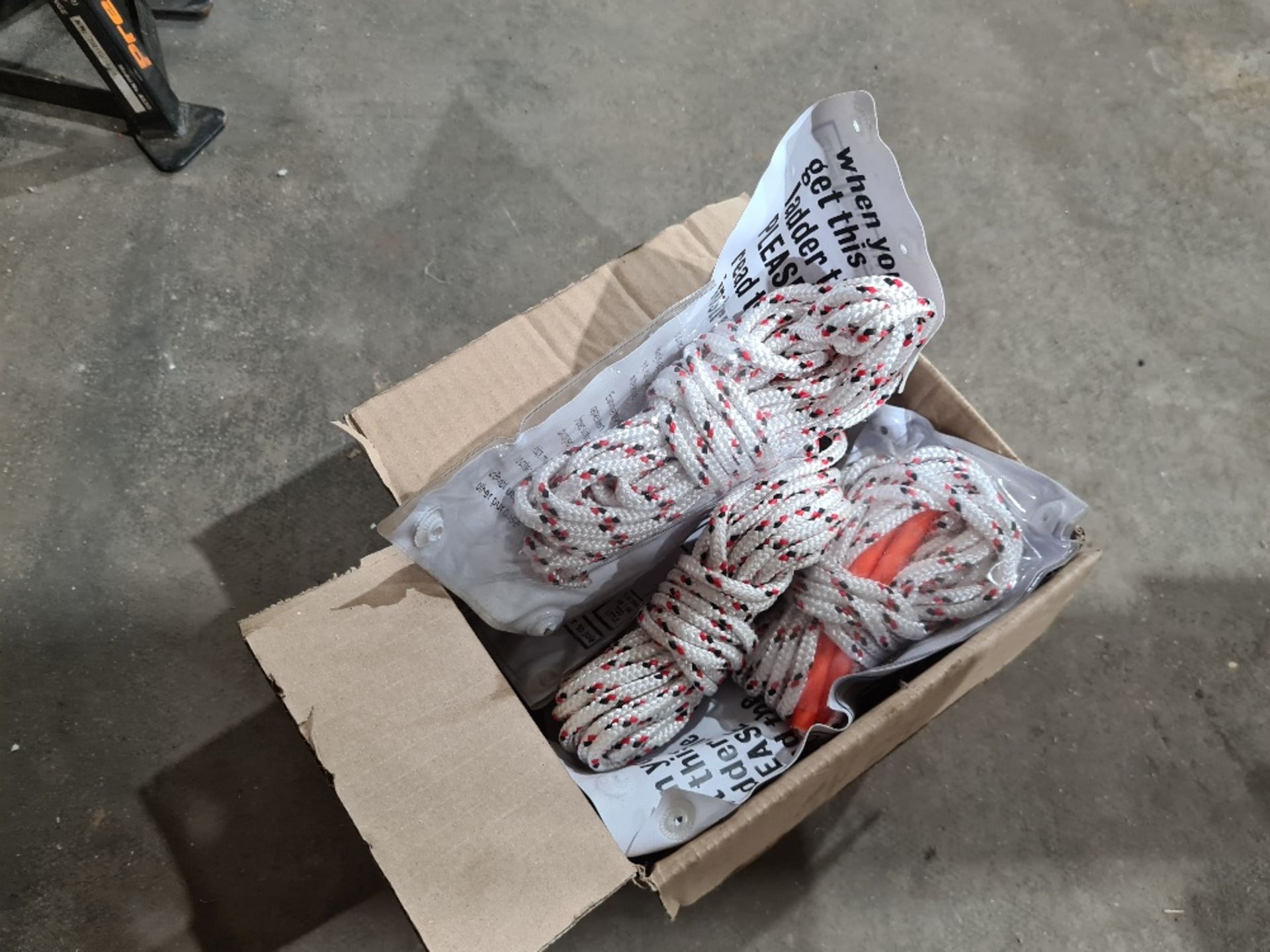 Box of ladder ties/ropes. - Image 2 of 2