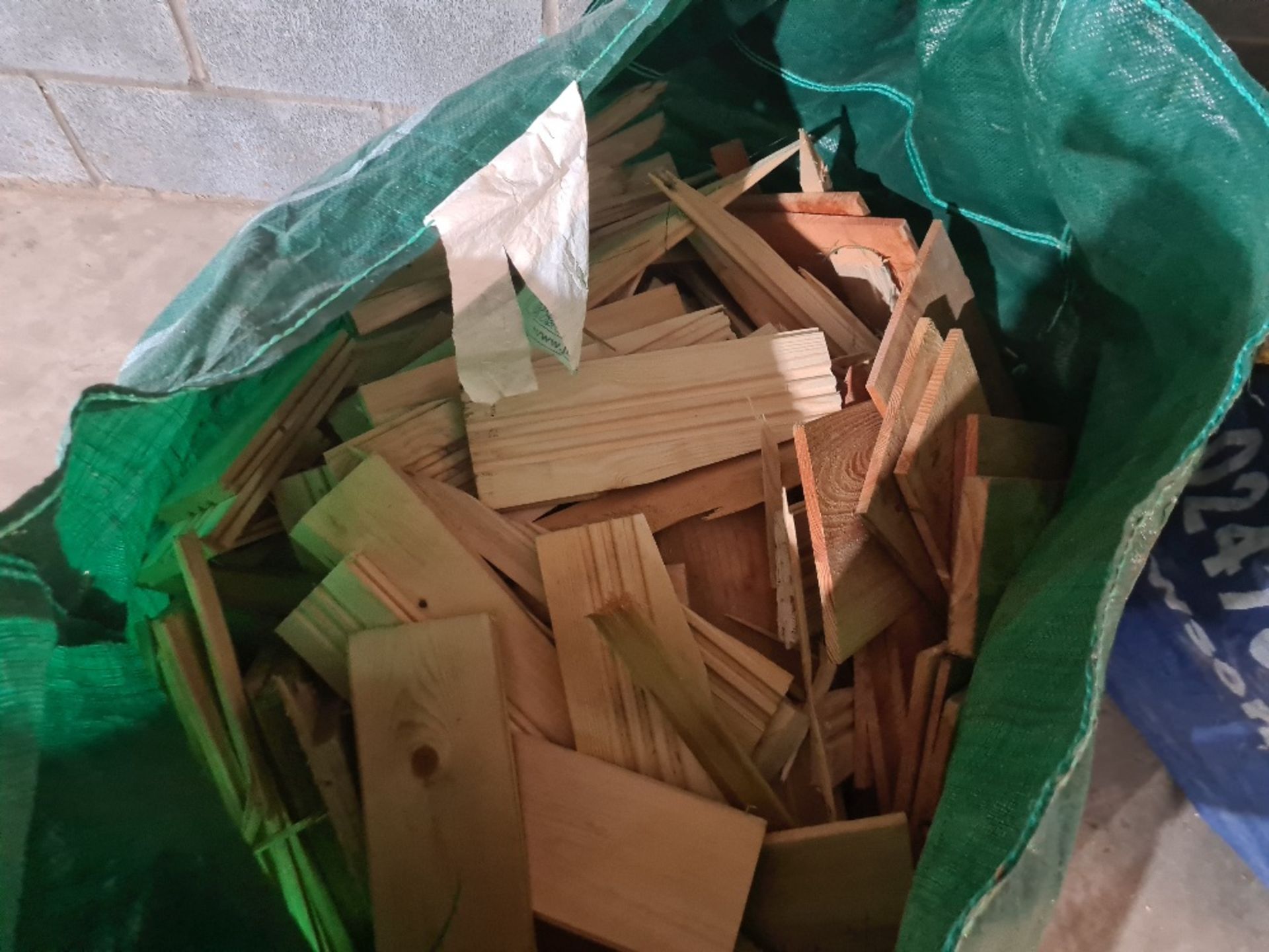 6 x dumpy bags of timber offcuts / firewood. NO VAT. - Image 4 of 6