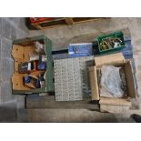 Pallet of misc fixings, includes chain breaker.