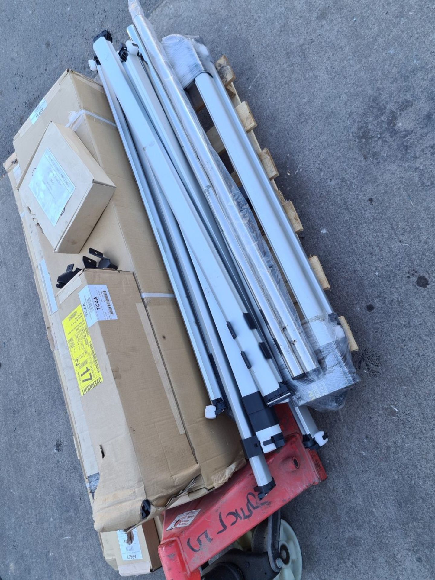 Pallet of various van roof bars, clamps and aluminium racks. Some new and unopened. Including 3.2m - Image 4 of 8