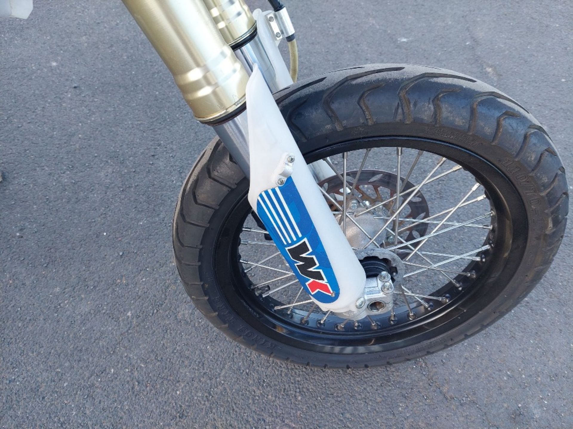 2014 WK450 Enduro bike. YO14 CWC. Mot'D TIL April 2024. c/w Supermoto wheels and off-road wheels. NO - Image 7 of 14