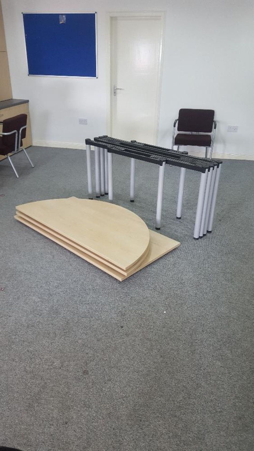 Collapsible oval conference room table. NO VAT. - Image 3 of 3