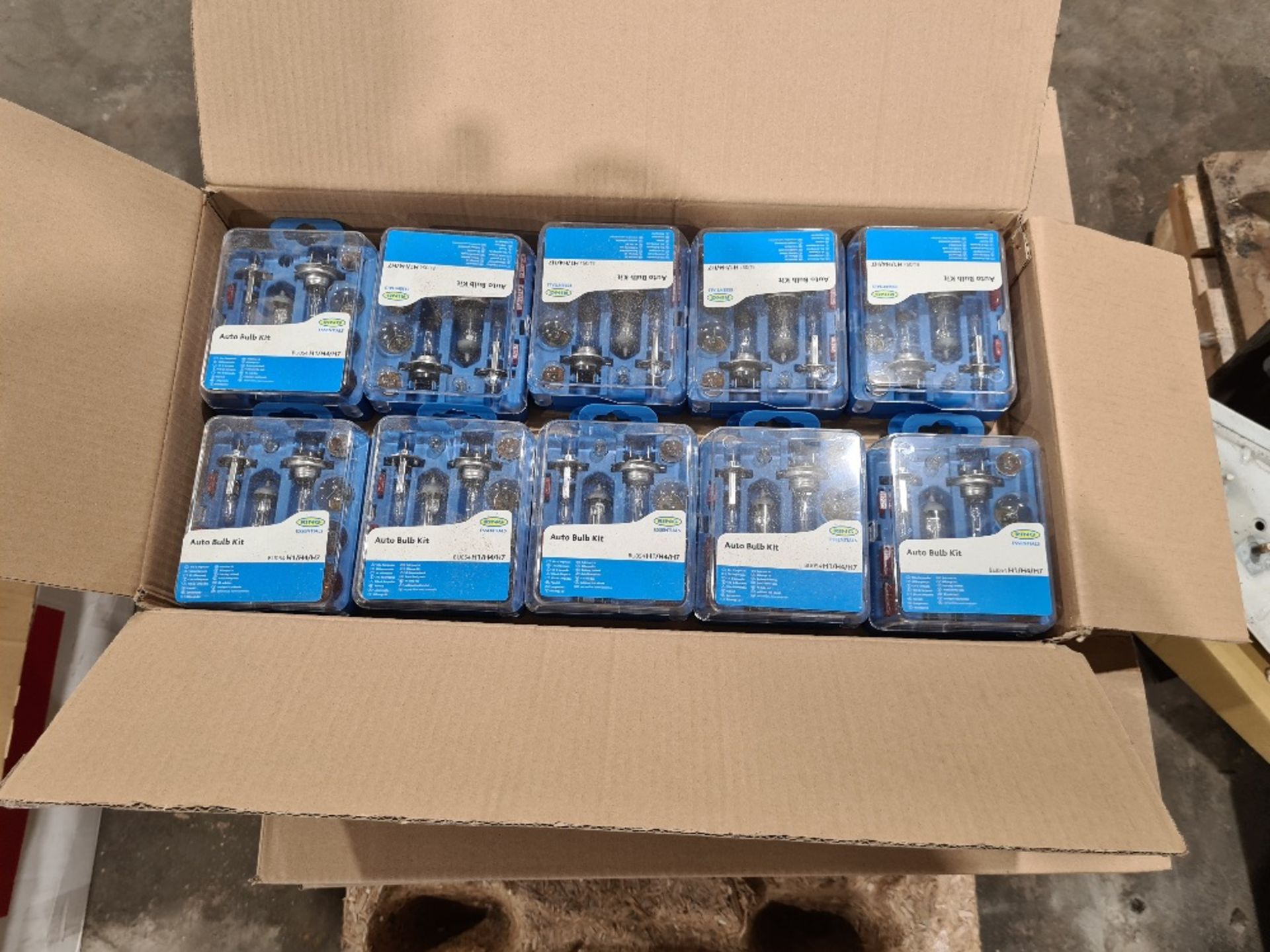 Pallet of approx 150 sets of vehicle bulbs (new an - Image 2 of 2