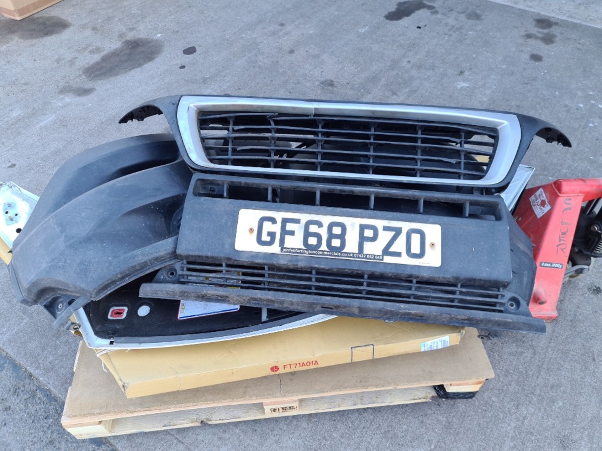 Pallet of misc items incl new bonnet and used parts for 2018 Peugot Boxer van. - Image 5 of 5