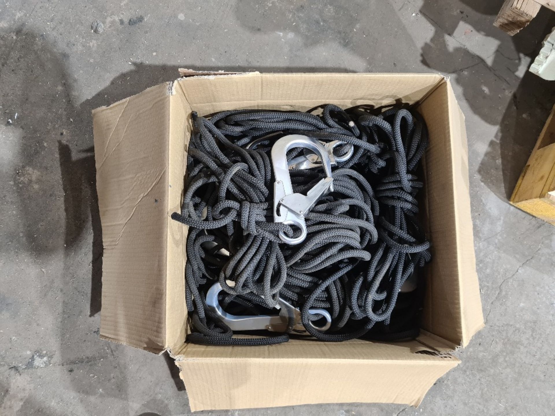 Box of scaffold hooks. - Image 2 of 2