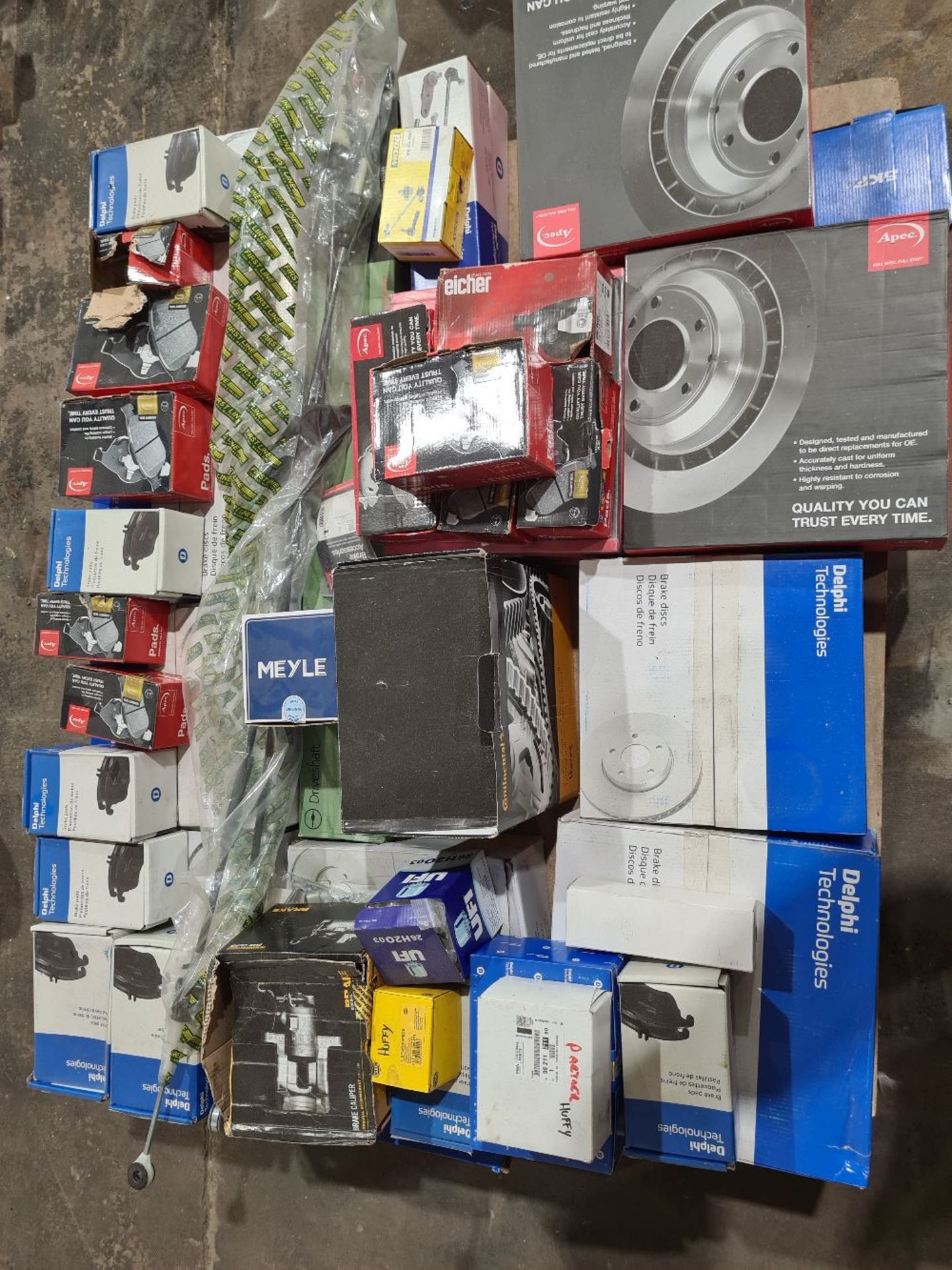 Pallet of misc new, boxed van parts incl brake discs, pads and other items. - Image 3 of 9