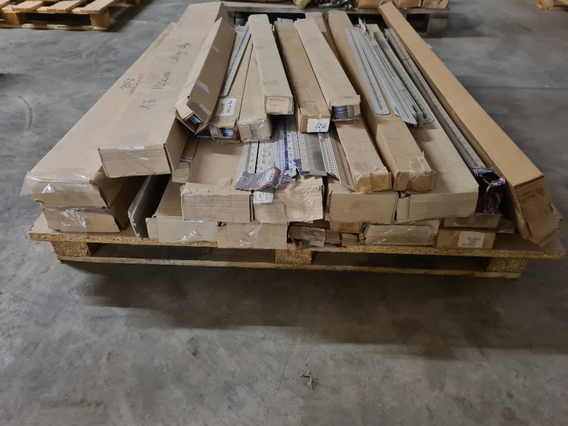 Pallet of new, unused aluminium rulers and cutting edges. - Image 2 of 2