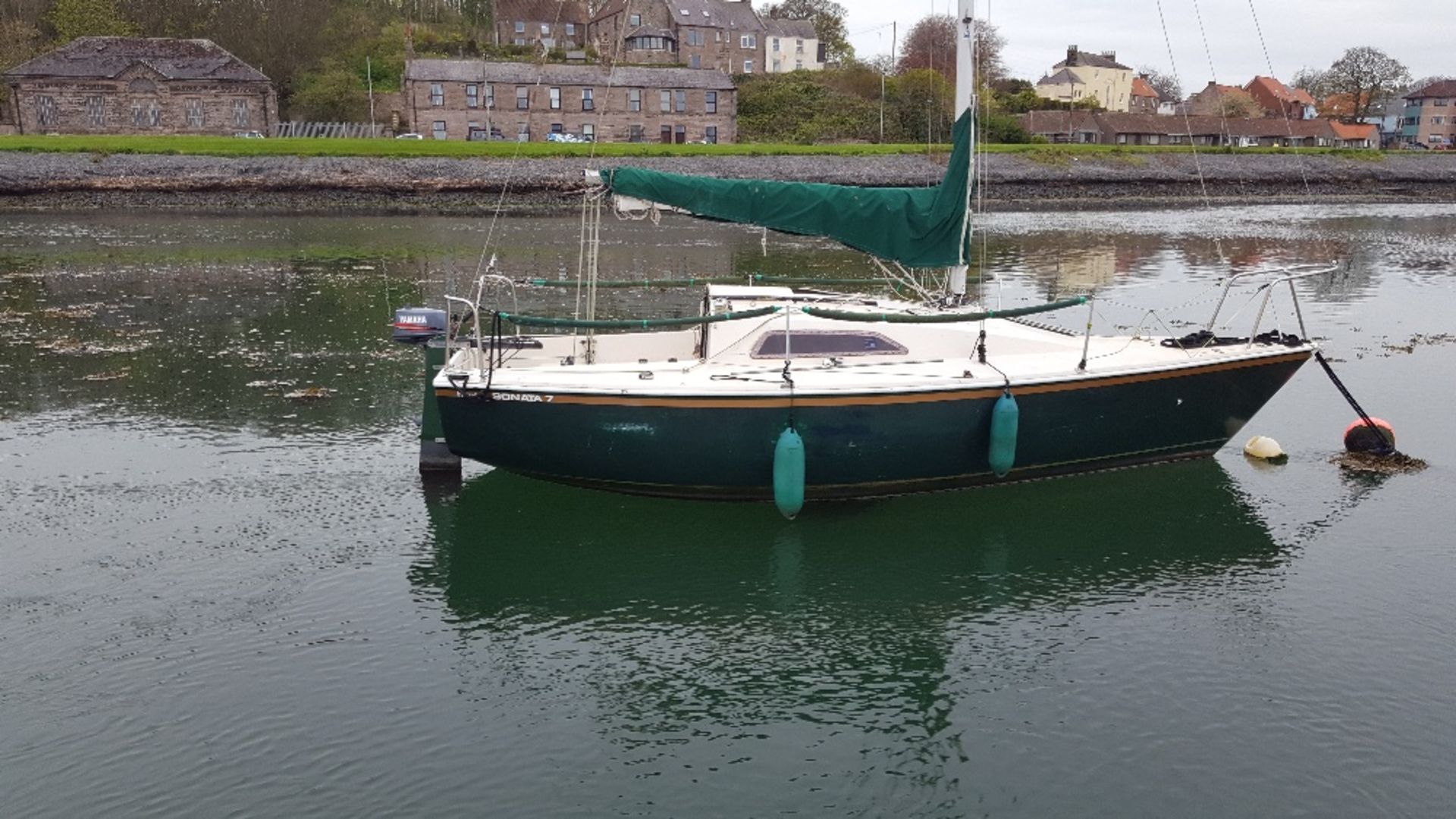 Sonata 7 boat with Yamaha 5hp outboard motor and spare sails. NO VAT - Image 4 of 23
