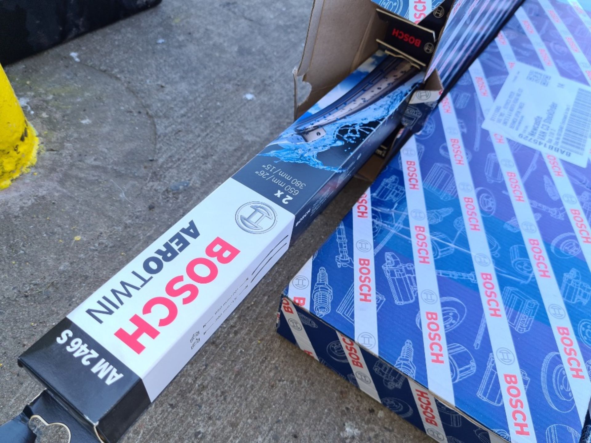 3 x 5 boxes of Bosch Aerotwin wiper blades. - Image 2 of 3