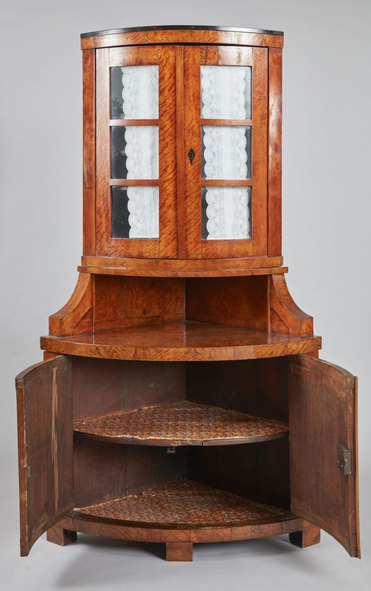 Biedermeier-Eckaufsatzvitrine Birke. - Bild 3 aus 3