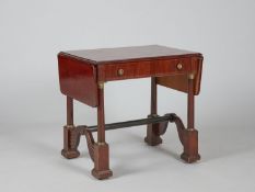 Biedermeier-Beistelltisch Mahagoni.