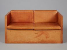 Sofa Holzgestell. Sitz und Lehnen