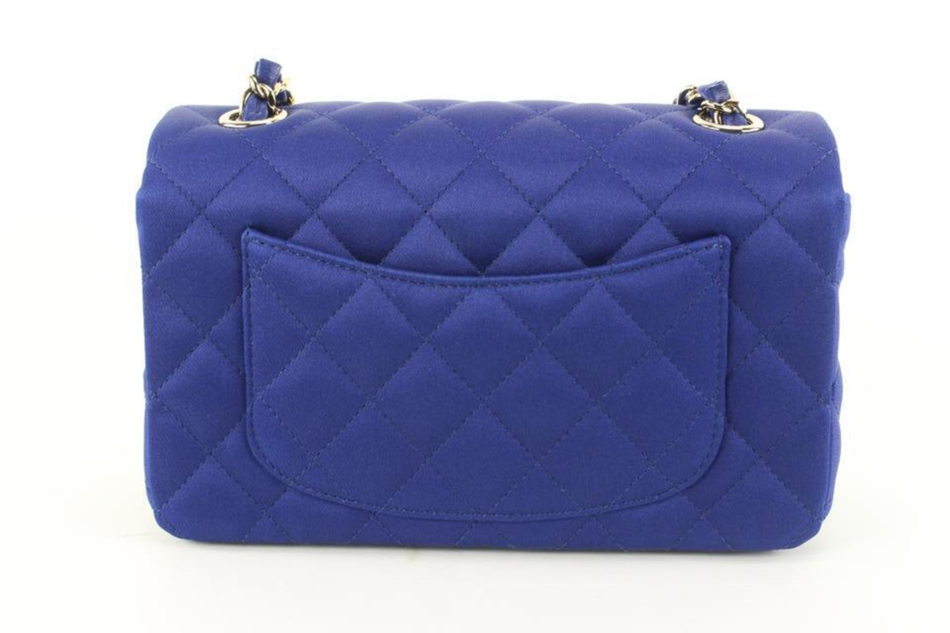 CHANEL 22A RARE BLUE QUILTED SATIN MINI CLASSIC FLAP GHW - Bild 8 aus 11