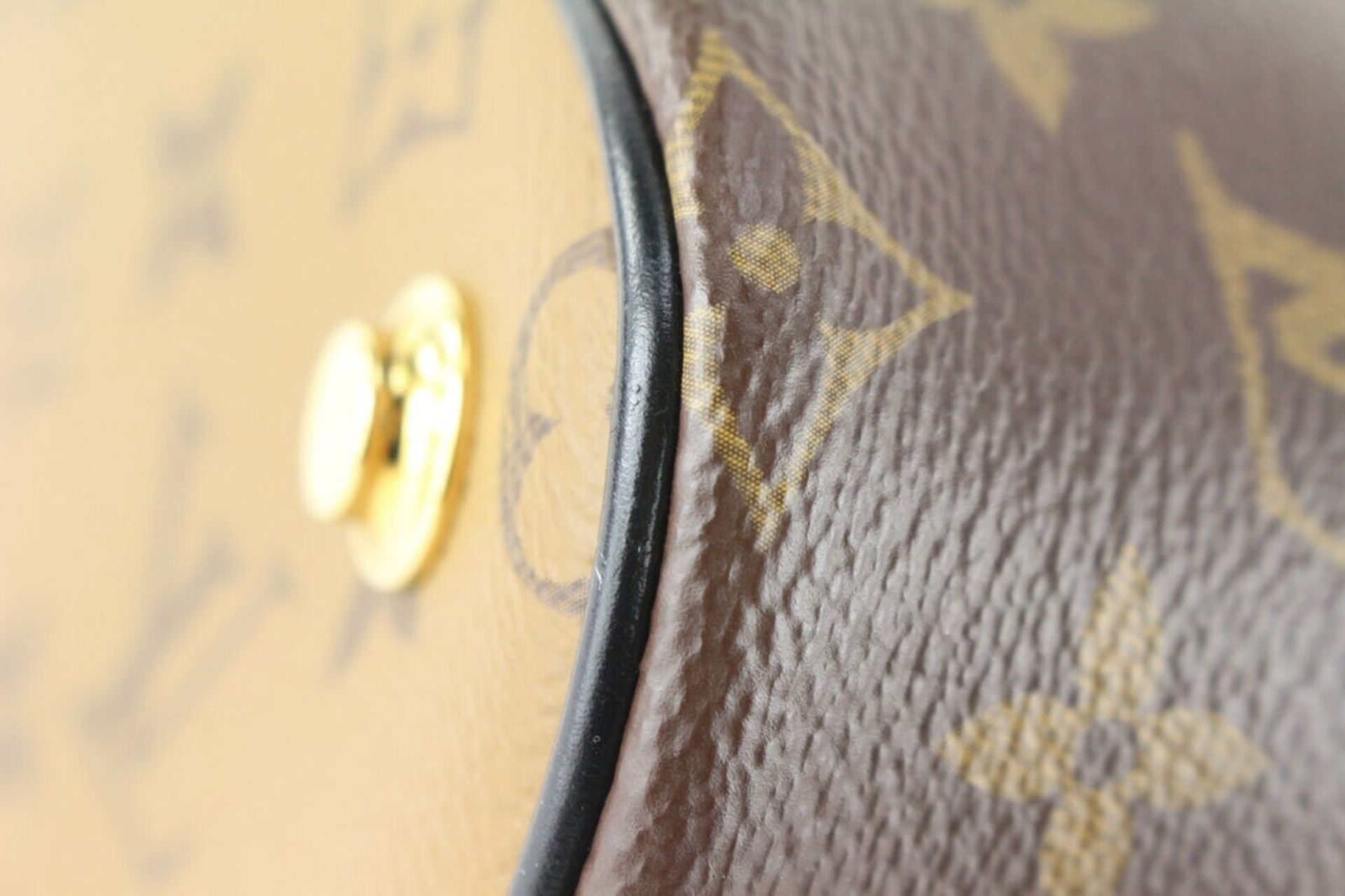 LOUIS VUITTON MONOGRAM REVERSE VANITY PM CROSSBODY TRAIN CASE - Image 5 of 15