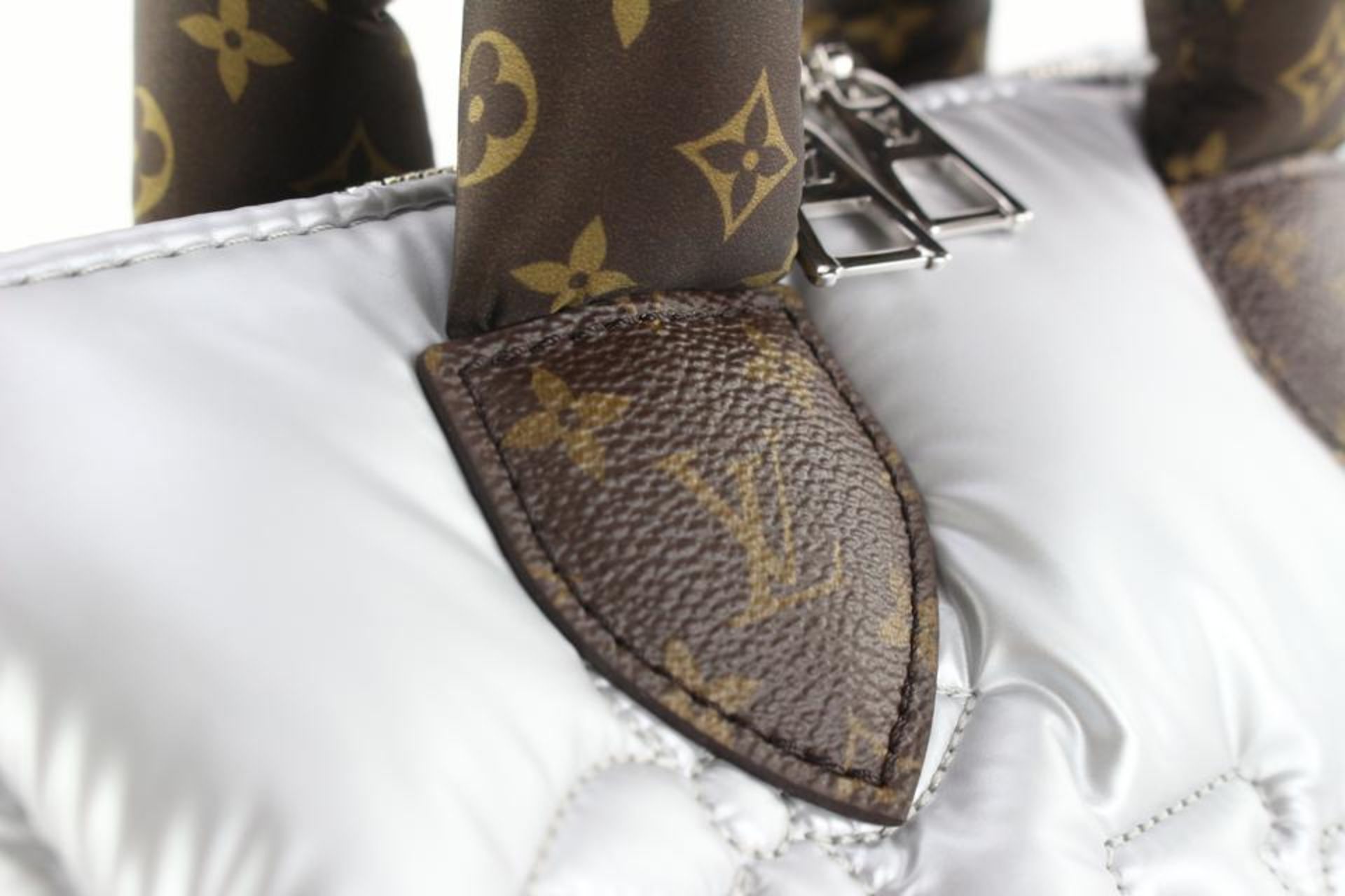 LOUIS VUITTON 2023 SILVER PUFFER MONOGRAM PILLOW SPEEDY BANDOULIERE - Bild 2 aus 11