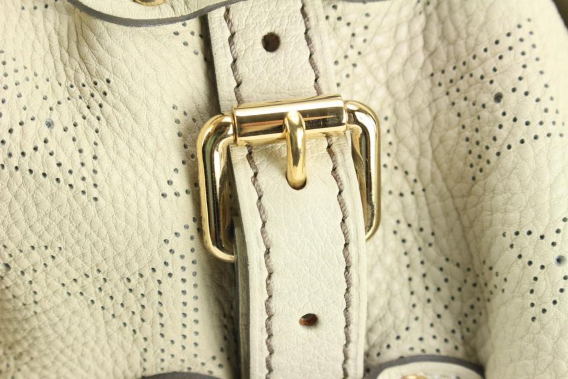 LOUIS VUITTON LIGHT BEIGE SAND MONOGRAM LEATHER MAHINA XL HOBO BAG - Bild 3 aus 12