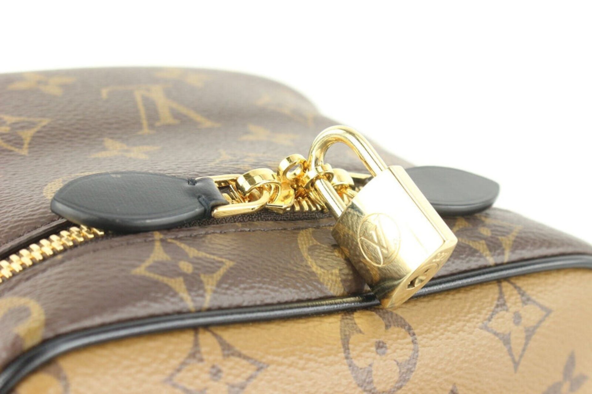 LOUIS VUITTON MONOGRAM REVERSE VANITY PM CROSSBODY TRAIN CASE - Image 6 of 15