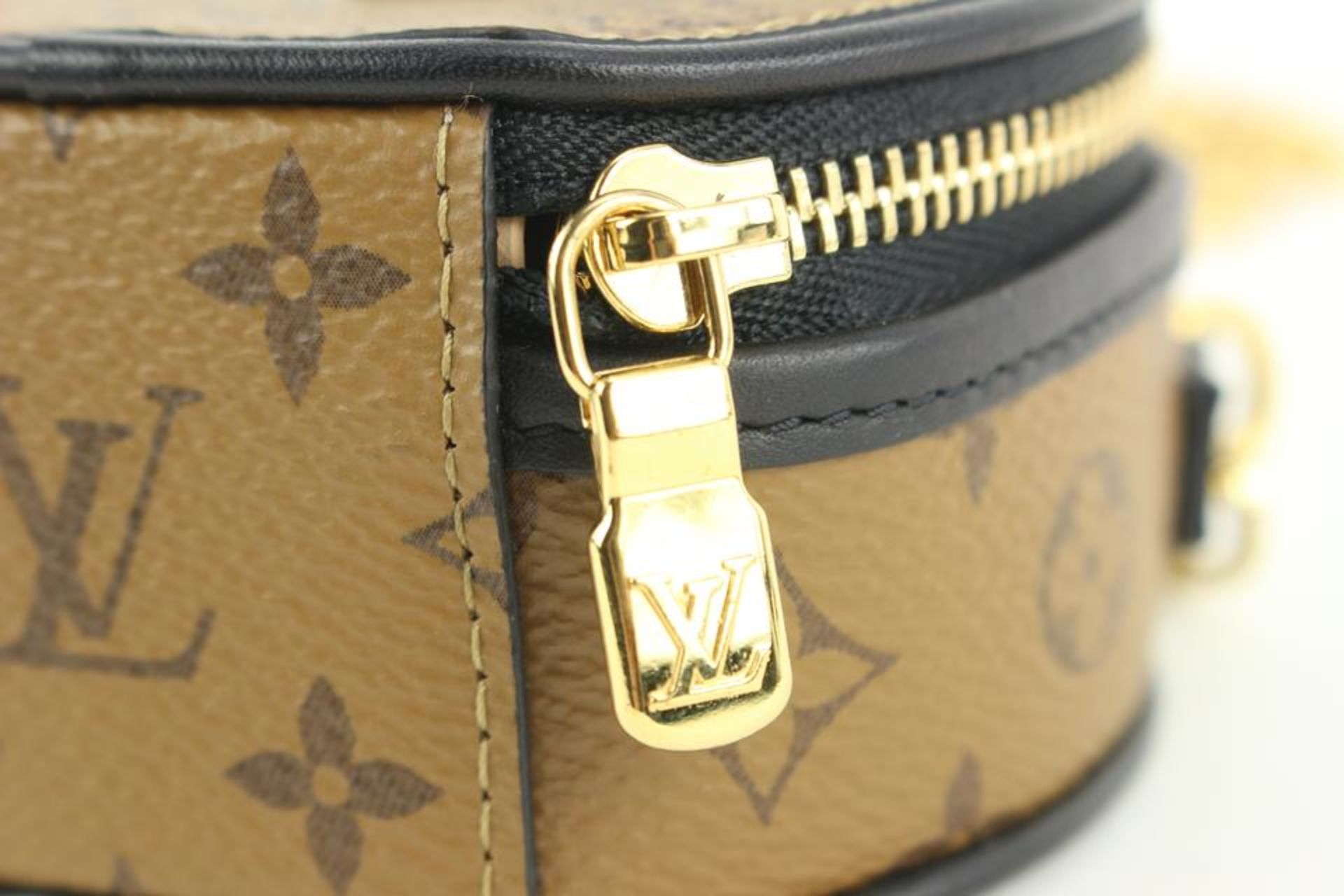 LOUIS VUITTON REVERSE MONOGRAM BOITE CHAPEAU NECKLACE - Image 5 of 12