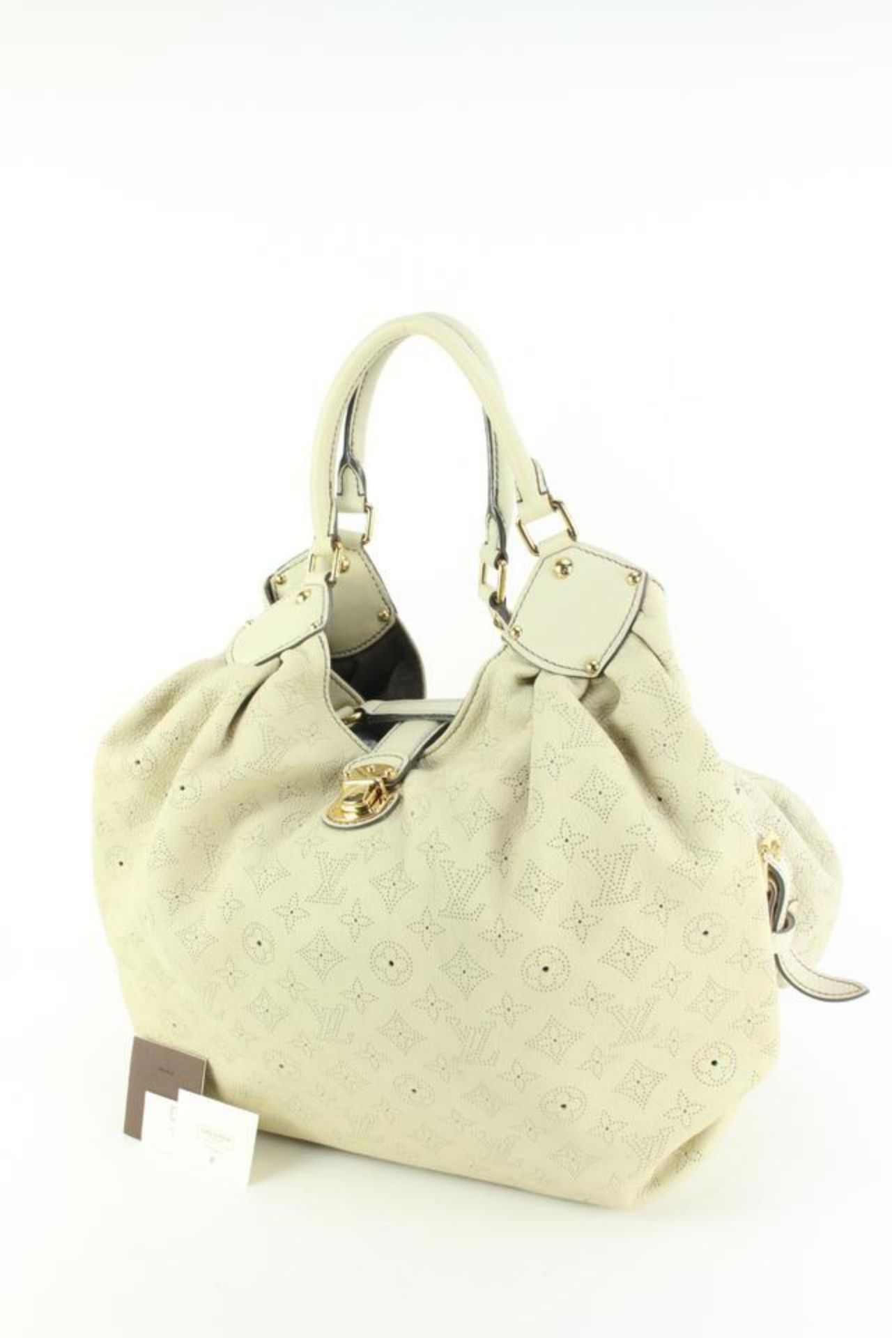 LOUIS VUITTON LIGHT BEIGE SAND MONOGRAM LEATHER MAHINA XL HOBO BAG - Bild 12 aus 12