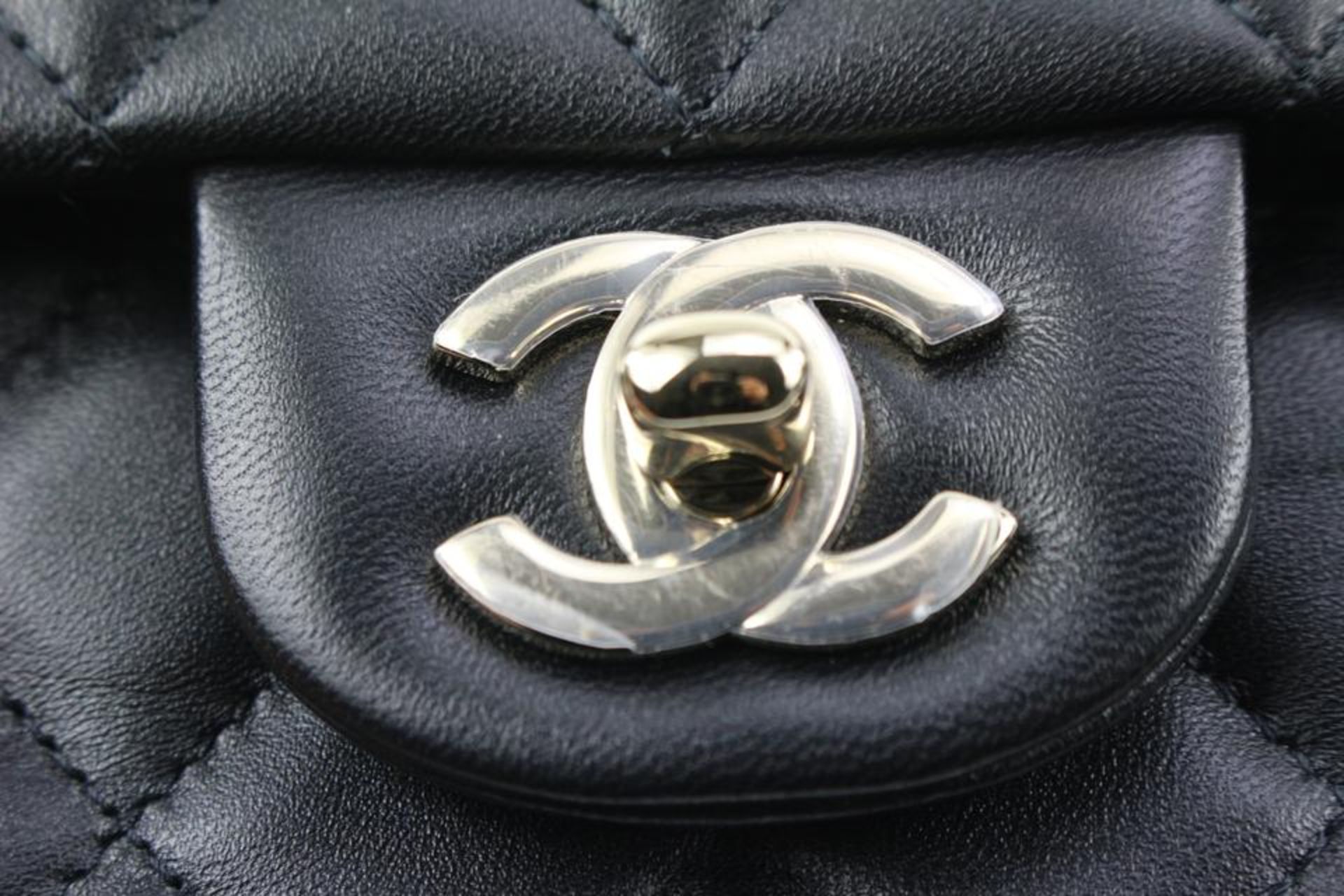 CHANEL 22C BLACK QUILTED LAMBSKIN MINI CLASSIC FLAP GOLD CHAIN - Image 4 of 11