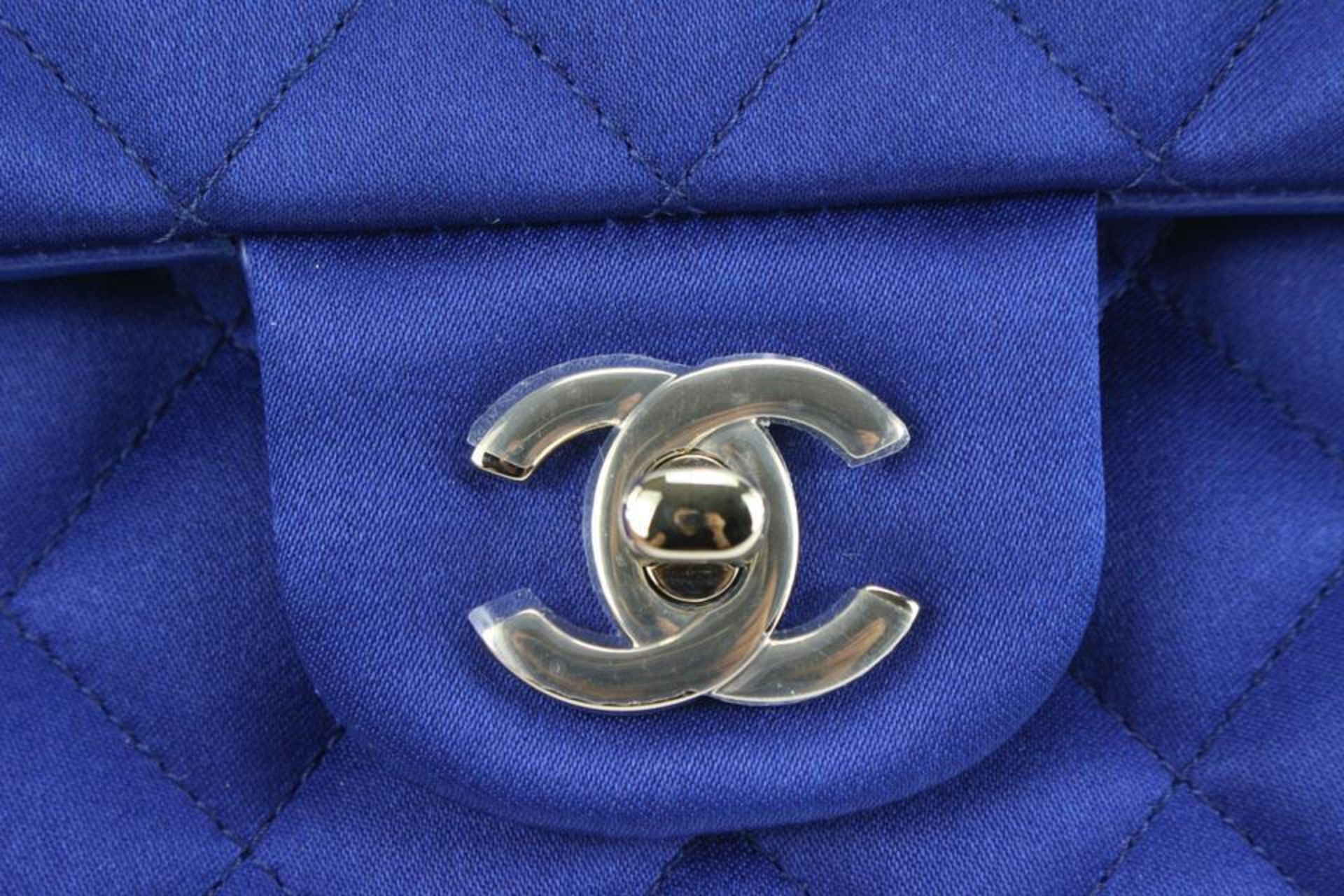 CHANEL 22A RARE BLUE QUILTED SATIN MINI CLASSIC FLAP GHW - Bild 5 aus 11