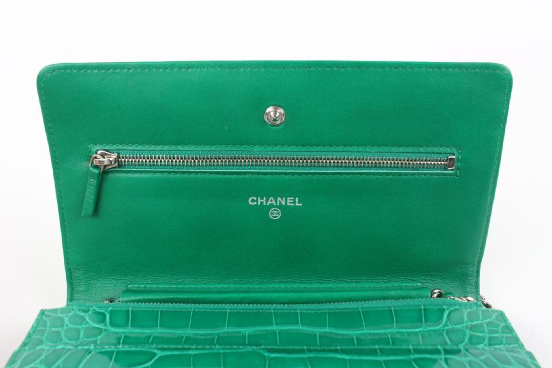 CHANEL ULTRA RARE EMERALD GREEN ALLIGATOR WALLET ON CHAIN SHW WOC - Image 6 of 11