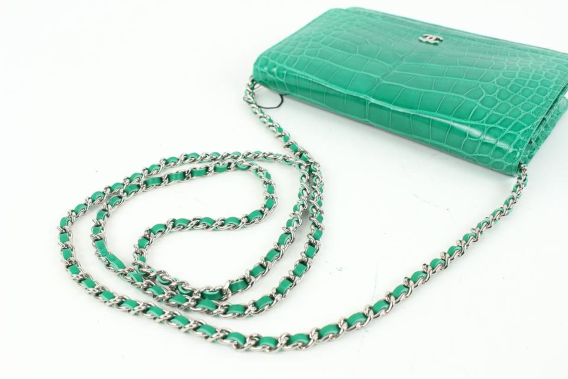 CHANEL ULTRA RARE EMERALD GREEN ALLIGATOR WALLET ON CHAIN SHW WOC - Image 8 of 11