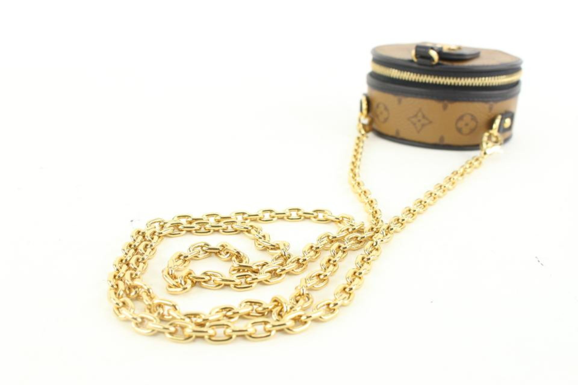 LOUIS VUITTON REVERSE MONOGRAM BOITE CHAPEAU NECKLACE - Image 9 of 12