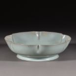 Chinese Song Dynasty Ru kiln flower mouth plate