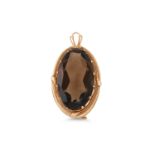 A LARGE SMOKEY TOPAZ PENDANT/BROOCH, mounted in 14ct gold