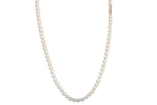 A CULTURED PEARL NECKLACE, with 14ct gold clasp