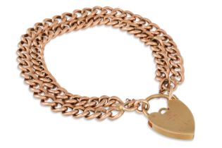 A 9CT GOLD CURB LINK BRACELET, with padlock clasp, 14.5 g.