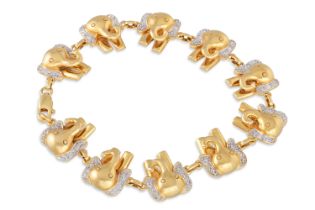 A DIAMOND BRACELET, the links modelled as elephants, mounted in 18ct yellow gold, ca .20 g.