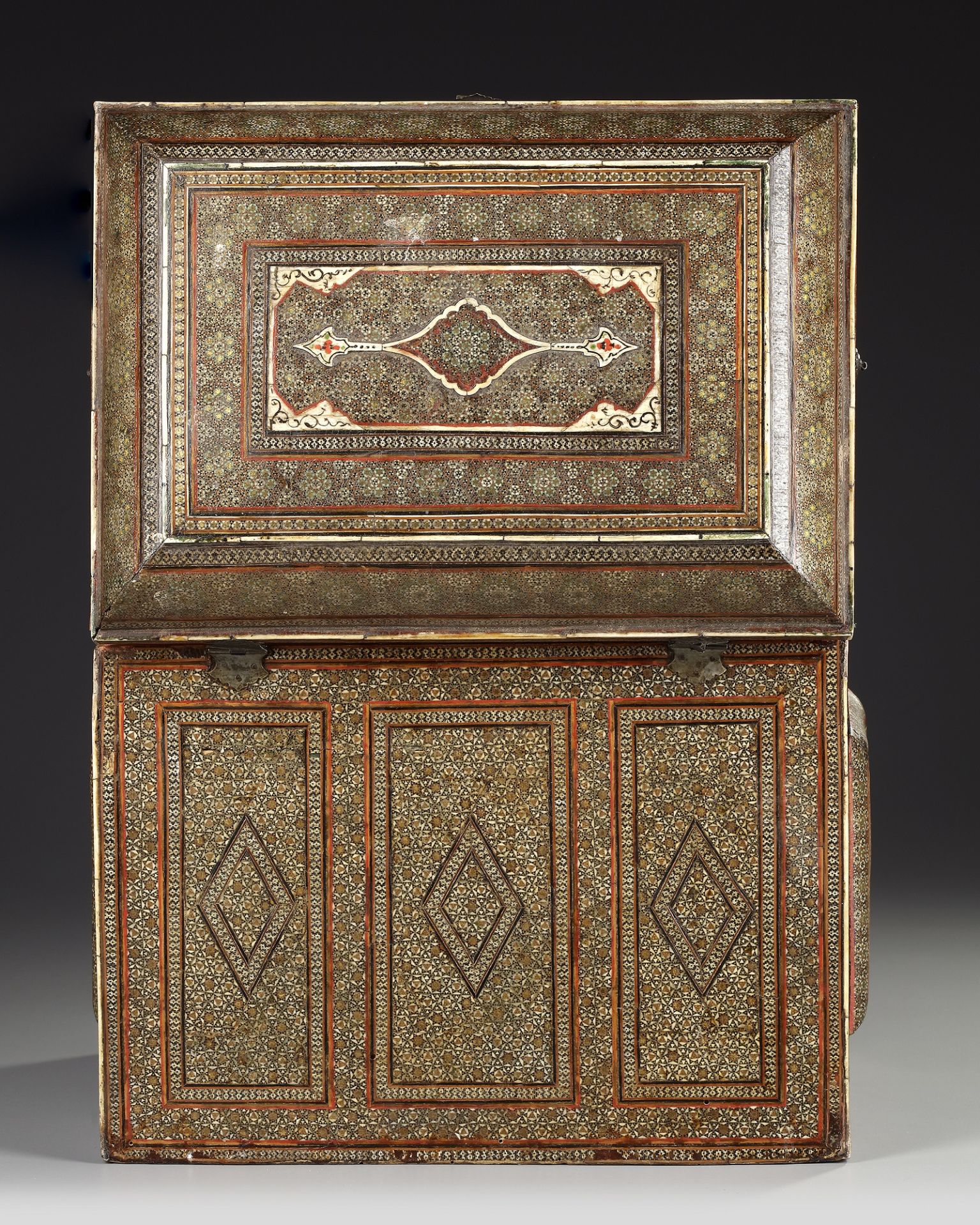 A QAJAR KHATAMKARI CASKET, PERSIA, 19TH CENTURY - Image 4 of 5