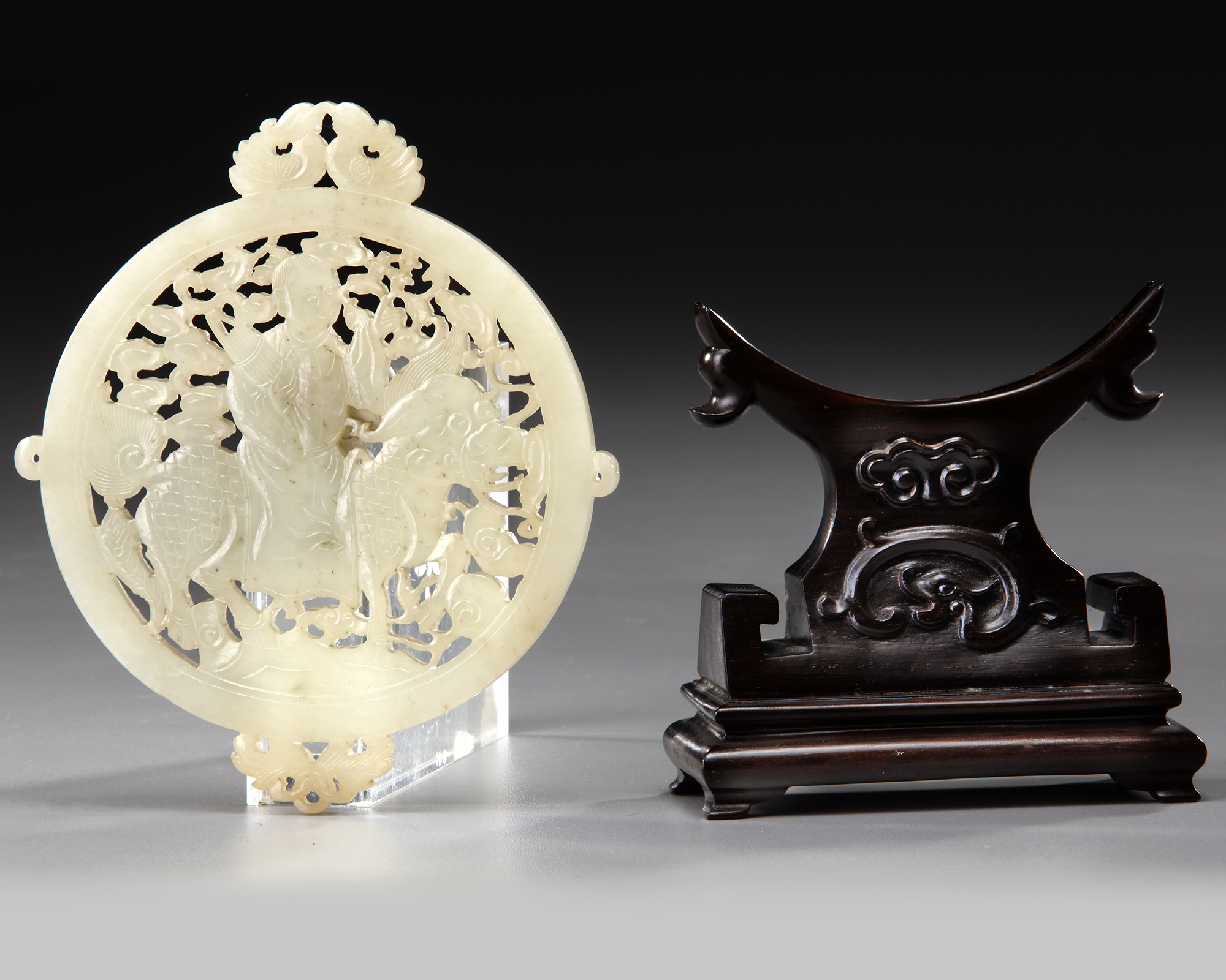 A CHINESE WHITE JADE ARCHAISTIC OPENWORK PLAQUE ON A WOODEN STAND, 19TH-20TH CENTURY - Image 4 of 4