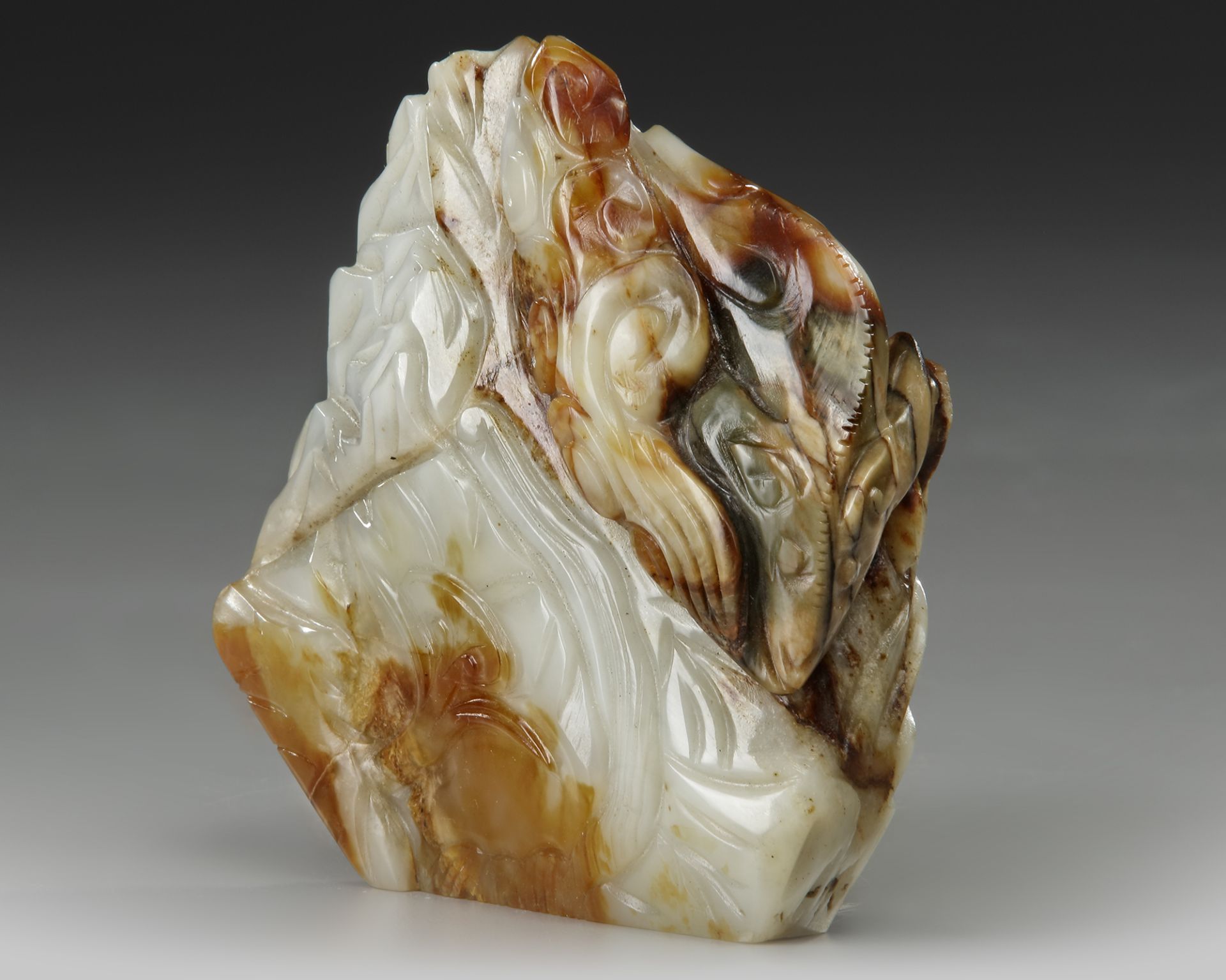 A CHINESE JADE BOULDER, 18TH-19TH CENTURY - Bild 2 aus 3