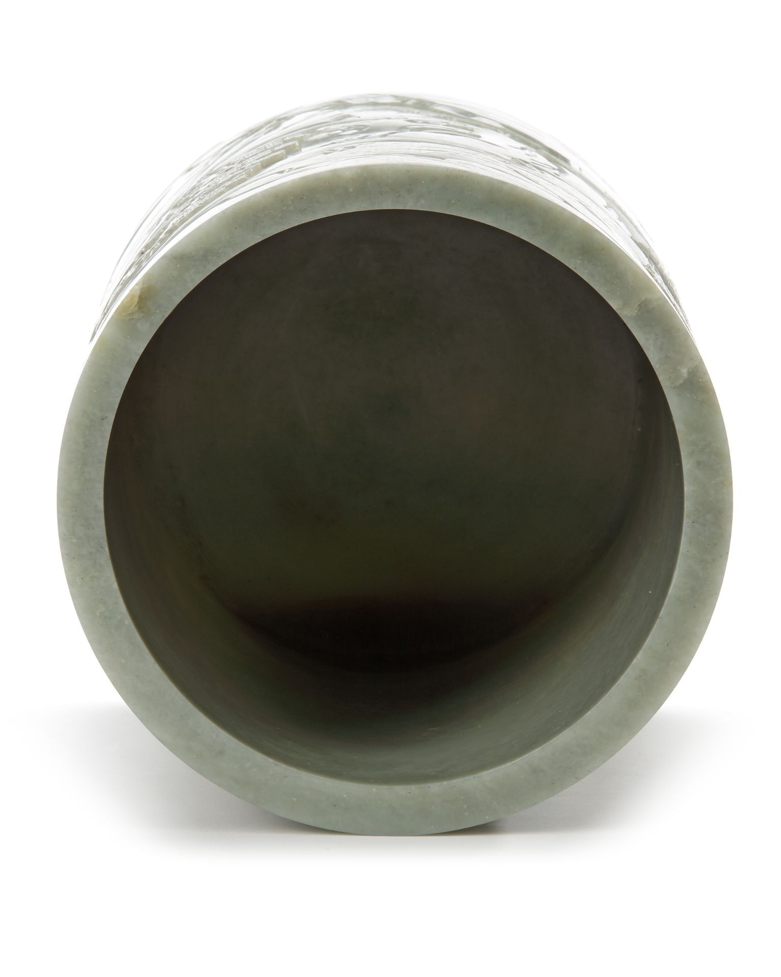 A CHINESE CARVED SPINACH-GREEN JADE BRUSH POT, 19TH CENTURY - Image 4 of 4