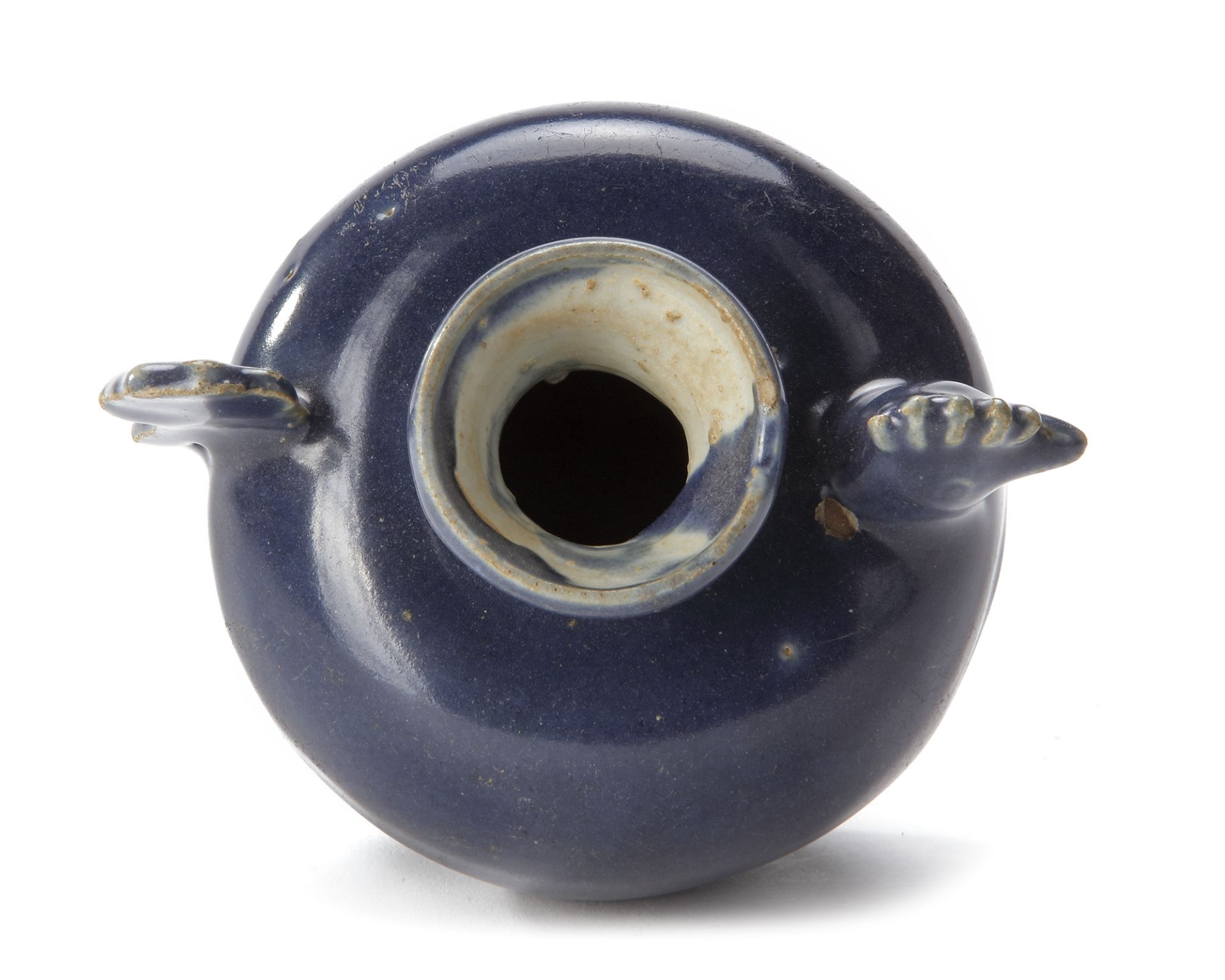 A CHINESE COBALT BLUE GLAZED CHICKEN EWER, MING DYNASTY, 16TH CENTURY - Image 3 of 4