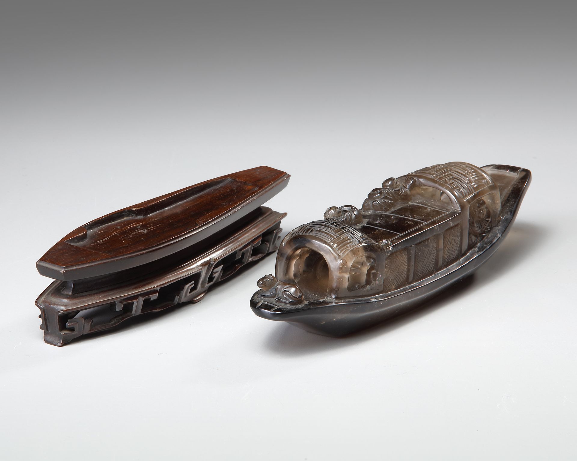 AN AGATE CARVING OF A SAMPAN, QING DYNASTY, 19TH CENTURY - Image 4 of 5
