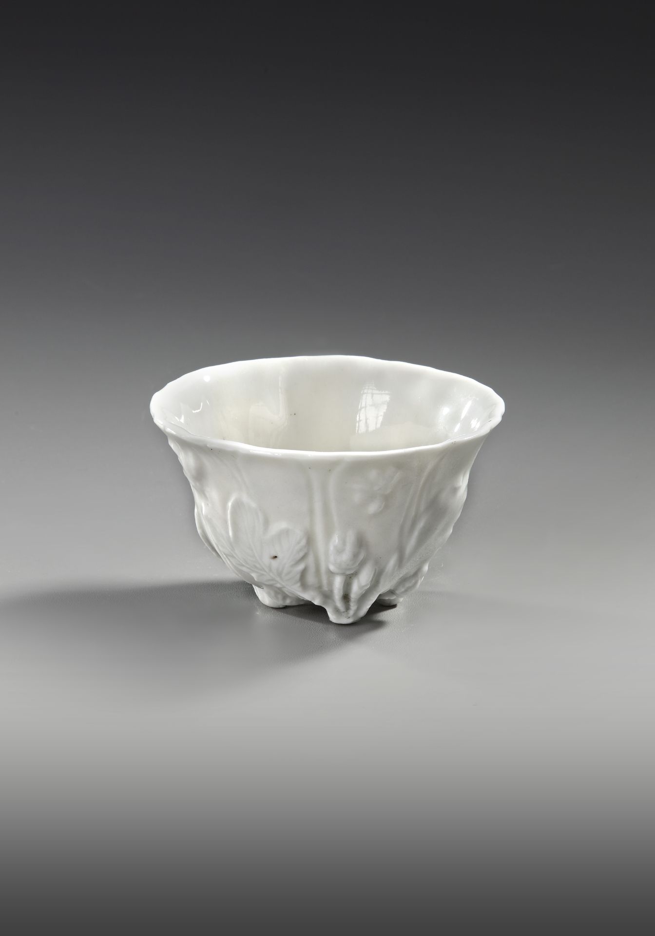 A CHINESE BLANC DE CHINE CUP, 18TH CENTURY - Image 3 of 4