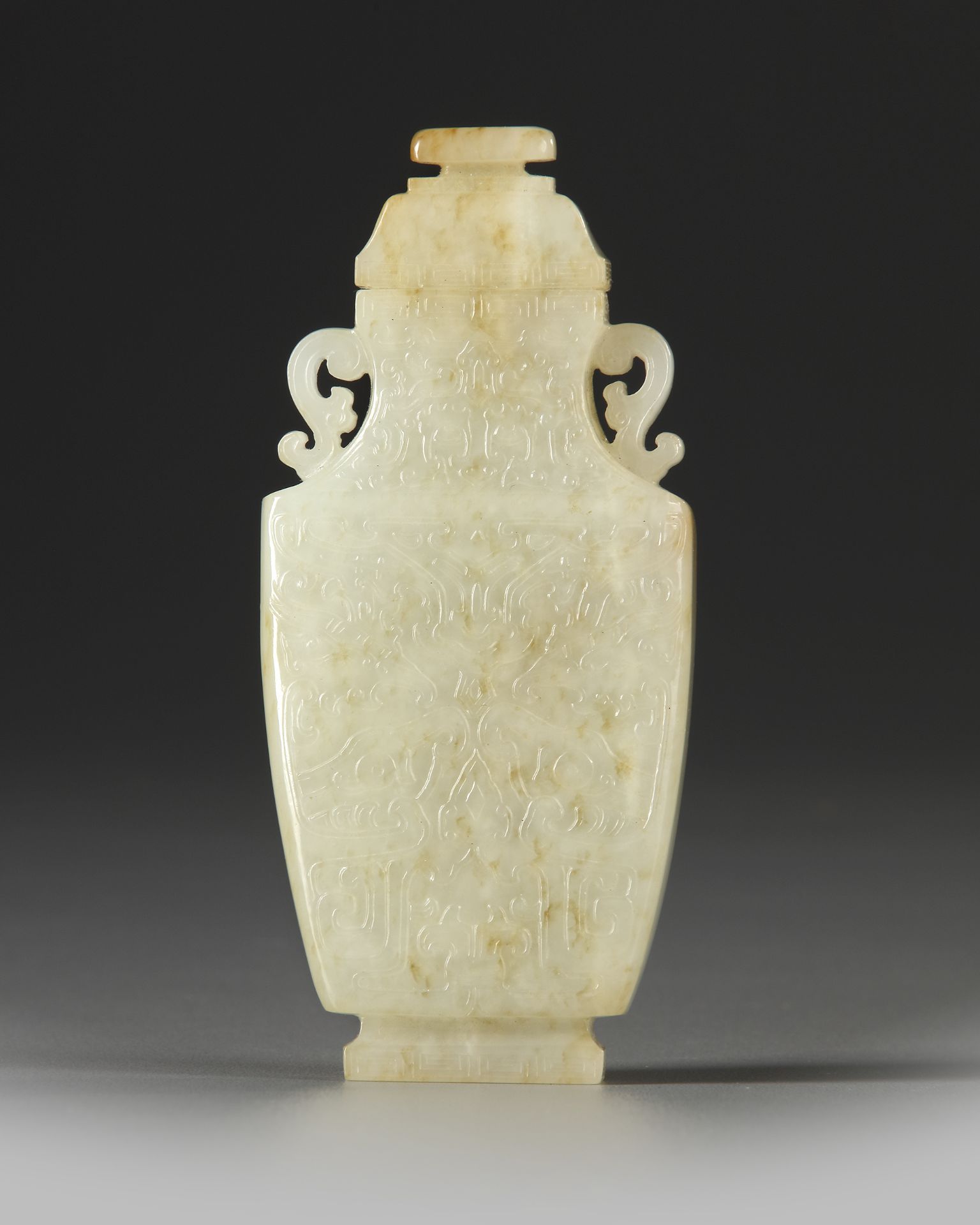 A CHINESE JADE ARCHAISTIC VASE AND COVER, 19TH CENTURY - Image 3 of 5