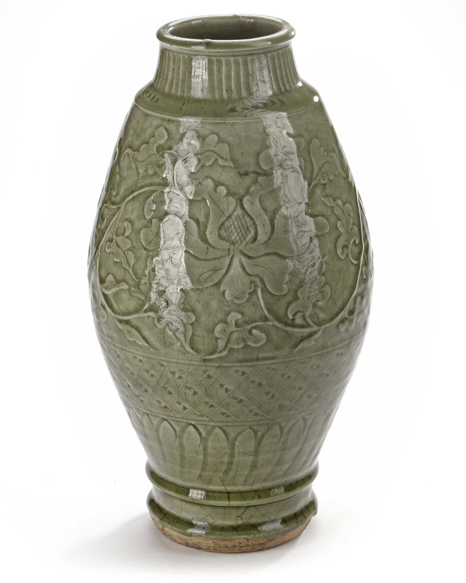 A LARGE CHINESE LONGQUAN CELADON VASE, MING DYNASTY (1368-1644) - Image 2 of 5