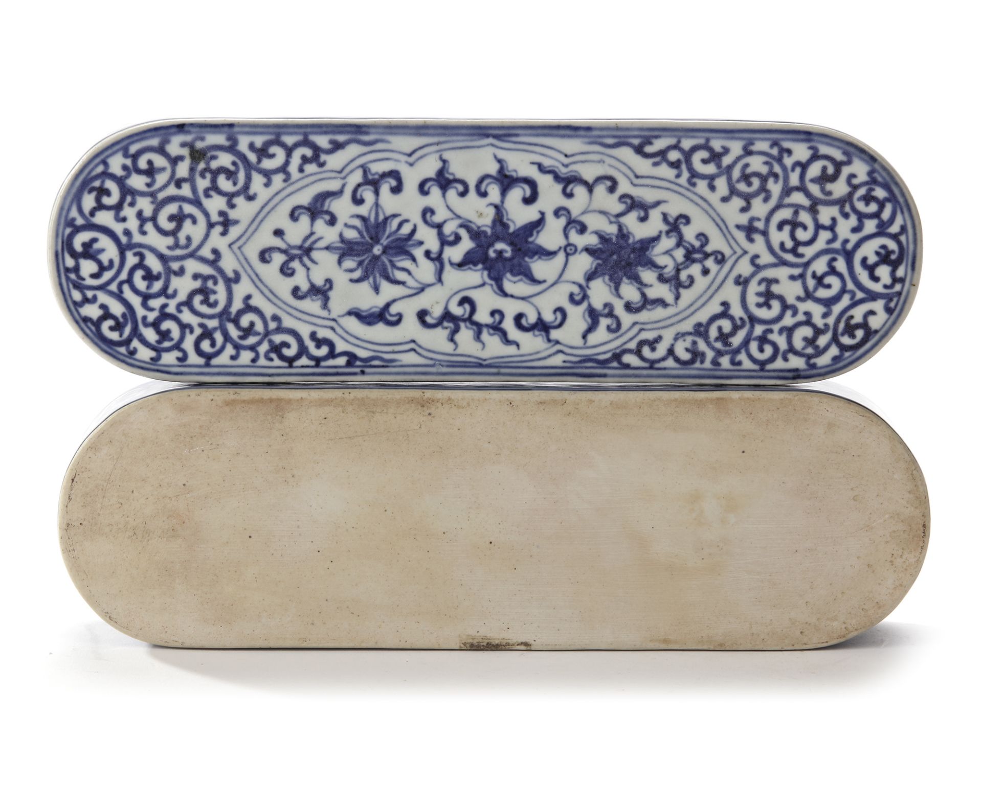 A CHINESE BLUE AND WHITE PEN BOX AND COVER FOR THE ISLAMIC MARKET, XUANDE MARK, 19TH CENTURY - Image 5 of 5