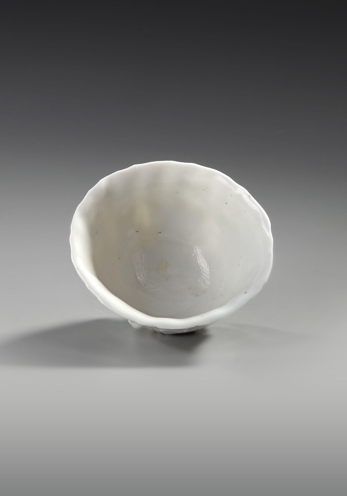 A CHINESE BLANC DE CHINE CUP, 18TH CENTURY - Image 4 of 4