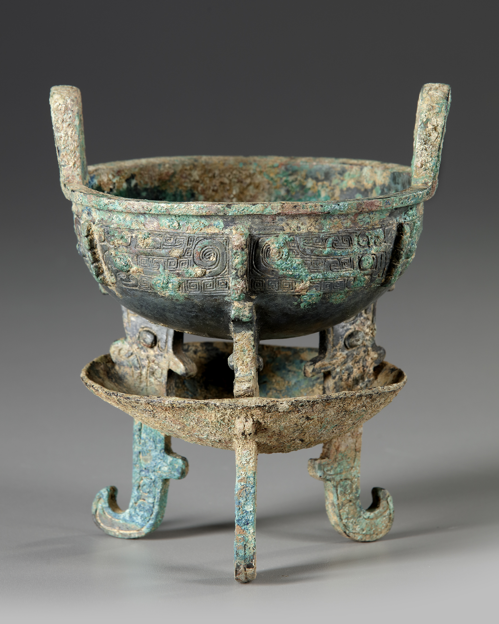 A CHINESE ARCHAIC BRONZE RITUAL FOOD VESSEL ( CHANG ZI DING), EARLY WESTERN ZHOU DYNASTY 1046-771 B - Image 2 of 6