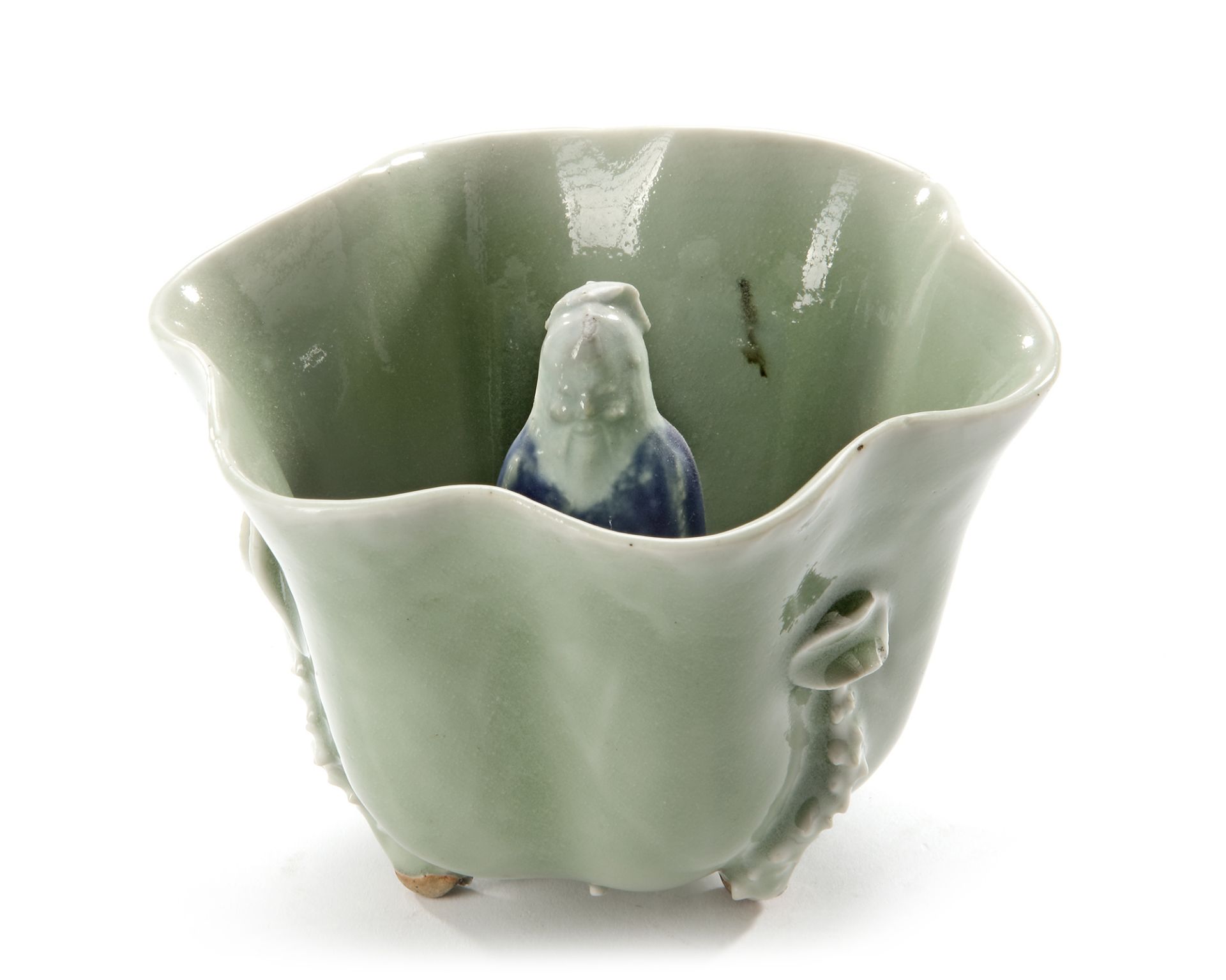 A CHINESE LONGQUAN CELADON FLOWER SHAPED BOWL, 18TH CENTURY - Bild 3 aus 5